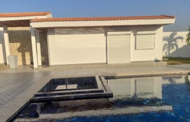 NGUERIGNE : Villa contemporaine plain pied avec piscine à vendre