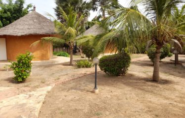 SALY : Lot de 5 bungalows et une case privative sur un terrain de 1 904 m2 à vendre