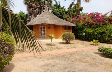 SALY : Lot de 5 bungalows et une case privative sur un terrain de 1 904 m2 à vendre