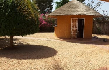 SALY : Villa 3 chambres et son studio indépendant en résidence avec piscine à vendre