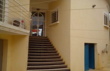 NGAPAROU : Villa traditionnelle atypique 4 chambres avec vue sur mer à vendre