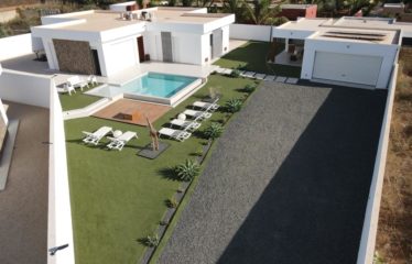 SOMONE : Villa standing au concept innovant avec piscine à vendre