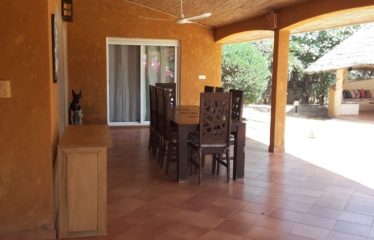 SALY : Villa 3 chambres et son studio indépendant en résidence avec piscine à vendre