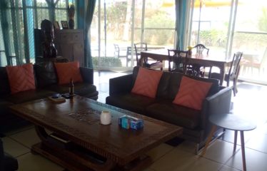 NGAPAROU : Villa traditionnelle atypique 4 chambres avec vue sur mer à vendre