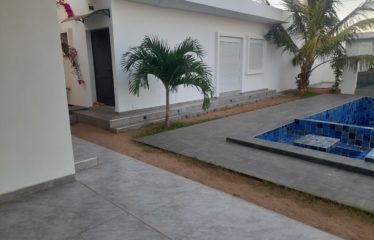 NGUERIGNE : Villa contemporaine R+1 avec piscine à vendre