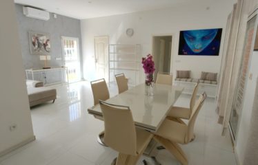 NGAPAROU : Villa 4 chambres avec piscine à louer location longue durée