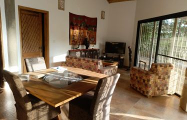 NGAPAROU : Villa-maison d’hôtes avec piscine à vendre