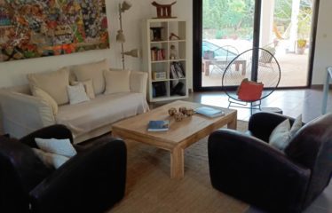 NGUEKHOKH : Villa 4 chambres avec piscine sur terrain de 3 100 m2 à vendre