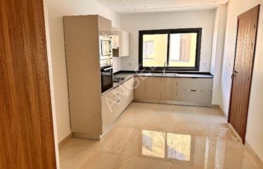 DAKAR MERMOZ : Bel appartement neuf au 5ème étage sur élevé à louer