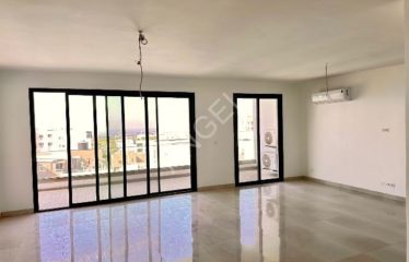 DAKAR MERMOZ : Bel appartement neuf au 5ème étage sur élevé à louer