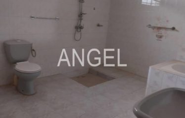 DAKAR ALMADIES : Belle villa à louer de 5 chambres