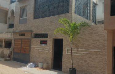 DAKAR OUEST FOIRE : Villa R+1 à louer