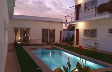 NGUERIGNE : Villa 5 chambres+3 ch avec piscine idéal pour maison d’hôtes à vendre