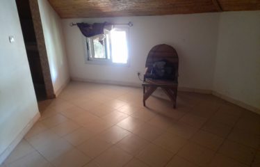 BANDIA : Case 3 chambres avec piscine à vendre