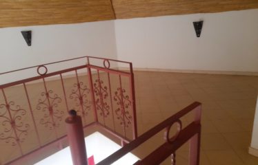 BANDIA : Case 3 chambres avec piscine à vendre