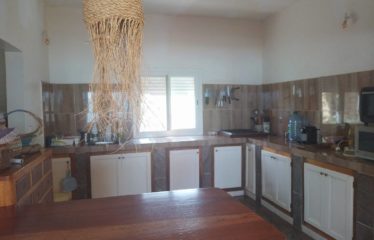 NIANING : Villa pieds dans l’eau à vendre