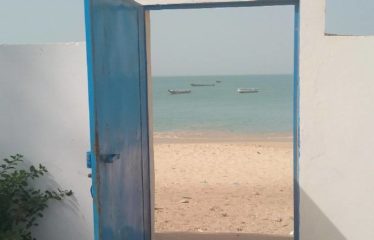 NIANING : Villa pieds dans l’eau à vendre