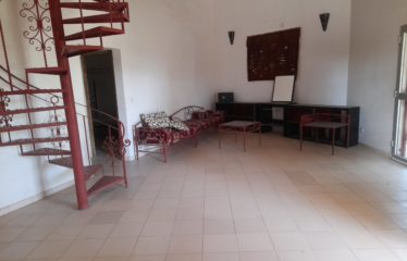 BANDIA : Case 3 chambres avec piscine à vendre