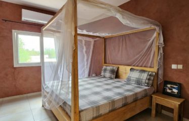 NGAPAROU : Villa en R+1 à louer