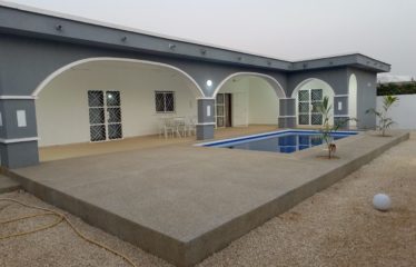 NGAPAROU : Villa 3 chambres et un studio avec piscine à louer (longue durée)