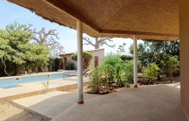 BANDIA : Case 3 chambres avec piscine à vendre