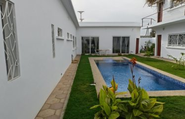 NGUERIGNE : Villa 5 chambres+3 ch avec piscine idéal pour maison d’hôtes à vendre