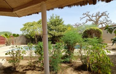BANDIA : Case 3 chambres avec piscine à vendre