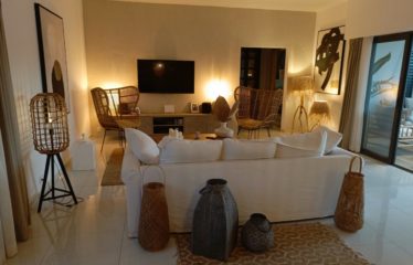 NGUERIGNE : Villa de standing avec piscine à vendre