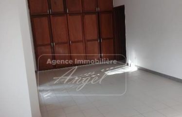 DAKAR ALMADIES : Villa à louer 5 chambres