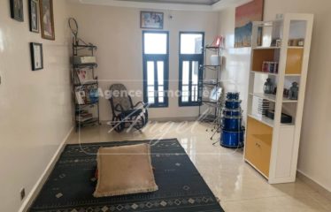 DAKAR OUAKAM : Villa à vendre R+3