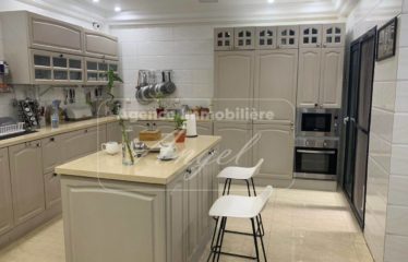 DAKAR OUAKAM : Villa à vendre R+3