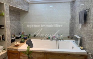 DAKAR OUAKAM : Villa à vendre R+3