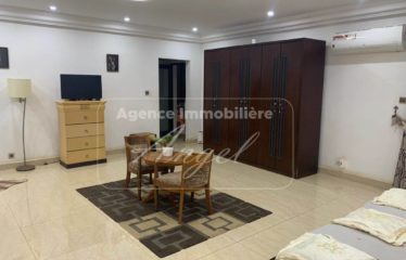 DAKAR OUAKAM : Villa à vendre R+3