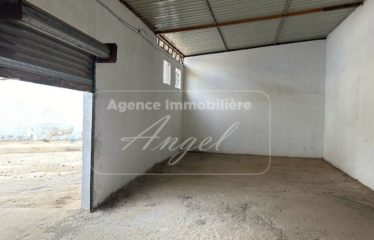 DAKAR HANN : Entreprôts à louer 200 m²