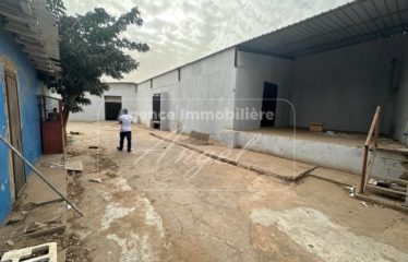 DAKAR HANN : Entreprôts à louer 200 m²