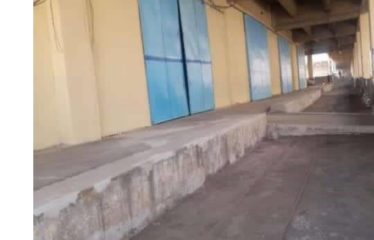 DAKAR PLATEAU : Entrepôt à louer 3400m² au port môle 1 centre ville