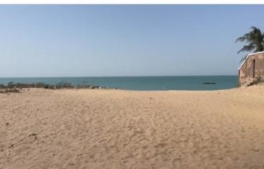 MBALLING : Terrain de 2 370 M2 pieds dans l’eau à vendre