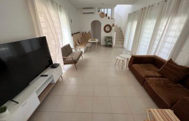 NGAPAROU : Villa 3 chambres avec piscine deuxième ligne à vendre