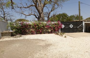 WARANG : Villa 2 chambres à 300m de la mer à vendre