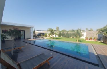 NGUERIGNE : Villa contemporaine 3 chambres avec piscine à vendre