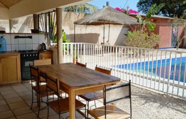 WARANG : Ensemble de 3 cases avec piscine à vendre