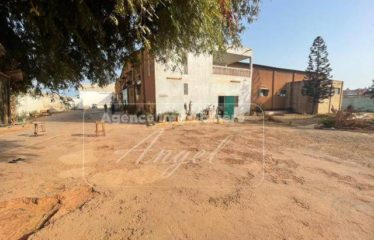 DAKAR THIAROYE : 3 Entrepôts à vendre